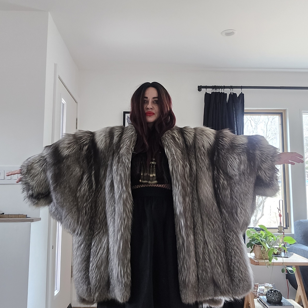 Luxurious Fox Fur Coat - Gray - Picture 2 of 16